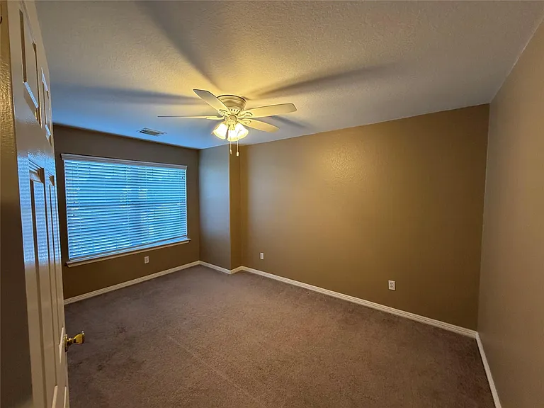 9110 Prairie Trails Dr — Photo 22