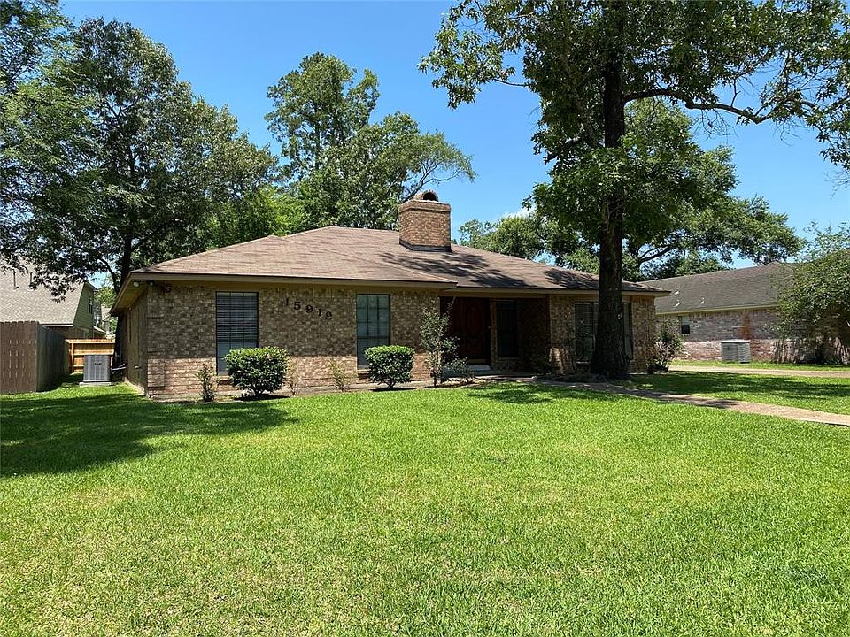 1st image of 15919 Spinnaker Dr