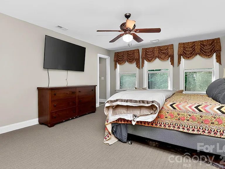6031 Greystone Dr — Photo 24