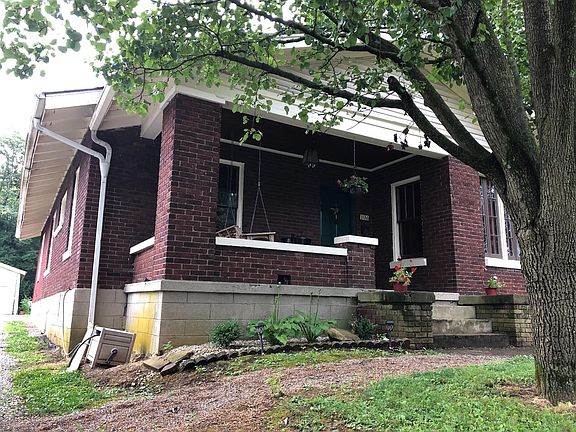 3rd image of 106 S Elmarch Ave