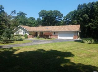8635 N Bayview Rd, Southold, NY 11971
