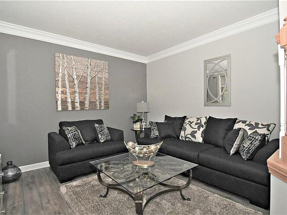 3rd image of 5851 Glen Eagles Dr