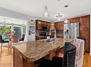 8209 Pennsylvania Run Rd, Louisville, KY 40228