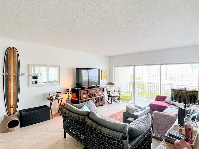 300 Bayview Dr #915 — Photo 7