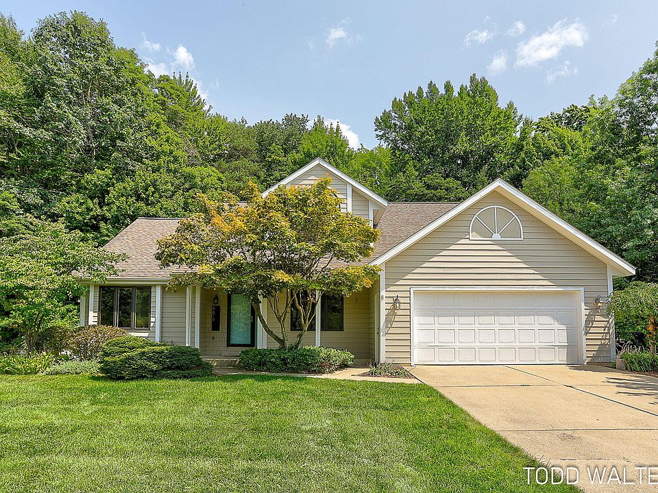 1st image of 4619 Forest Ln