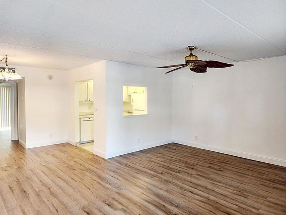 2nd image of 700 Village Green Ct APT 106