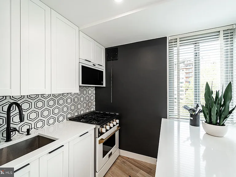 4200 Cathedral Ave NW #1005 — Photo 22