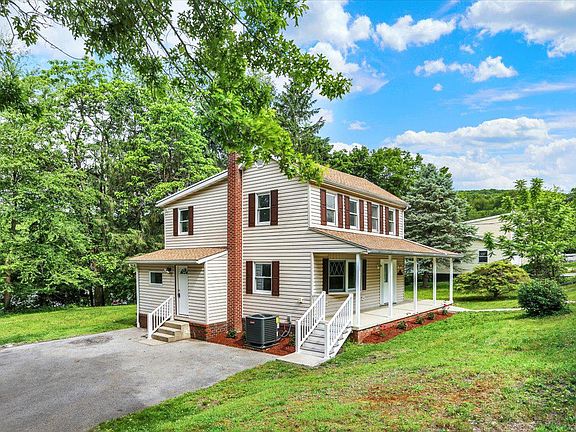 4th image of 10 Deer Ln
