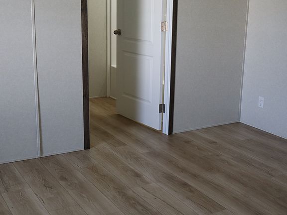3rd image of 5407 Aloha Ln #499