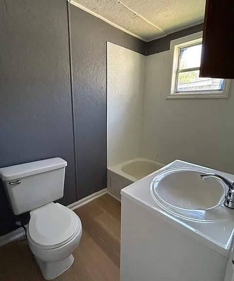 408 E Bacon St — Photo 6