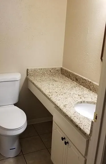 2012 Court Pl — Photo 3