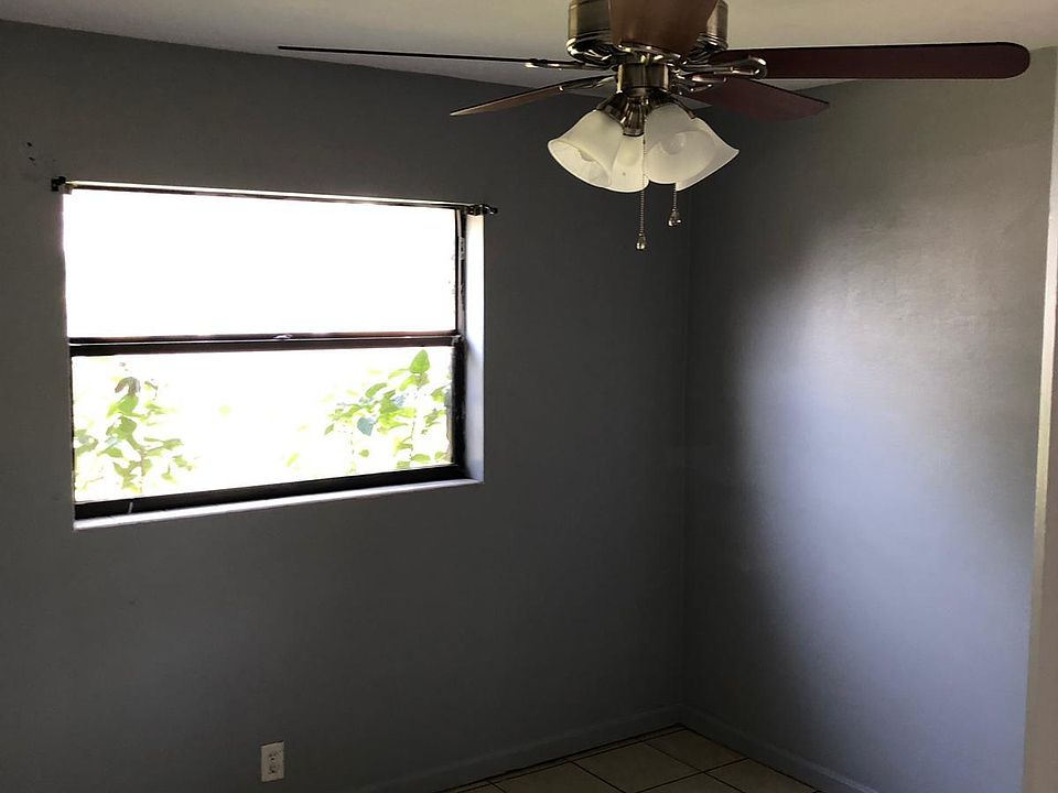2nd image of 1402 Candyce St