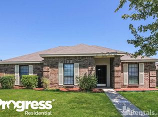 1037 Pepperidge Dr, Lancaster, TX 75134