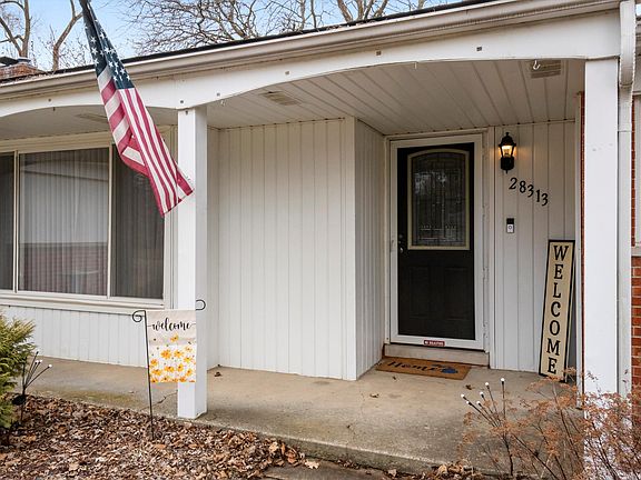 3rd image of 28313 Kendallwood Dr