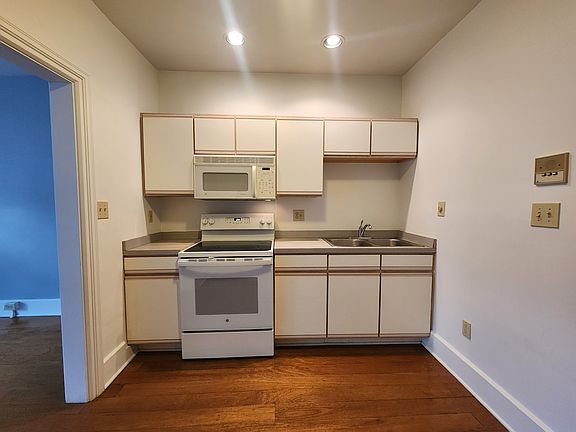 3rd image of 739 N High St #C