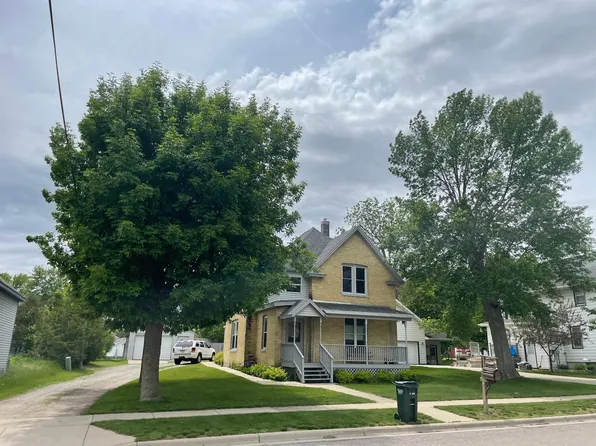 617 5th St S, Sauk Centre, MN 56378