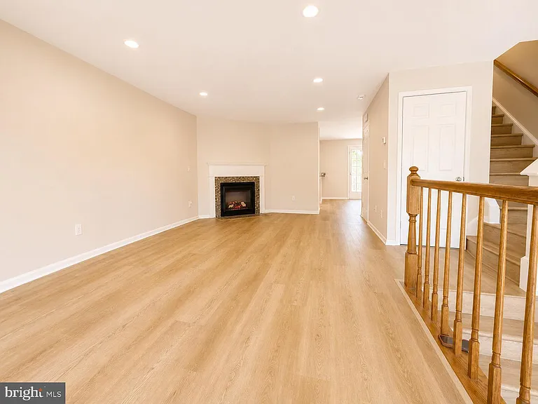 1200 Bond St — Photo 3