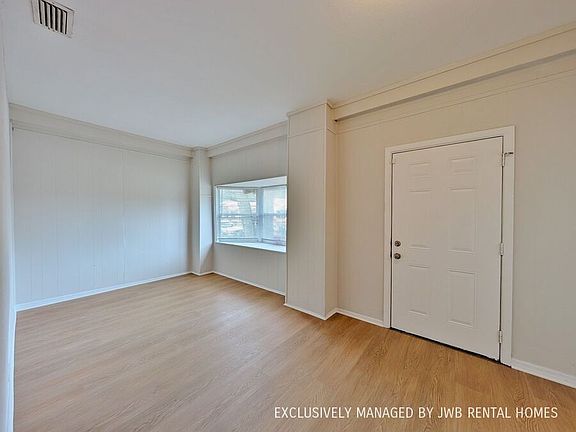 5th image of 140 E 15th St