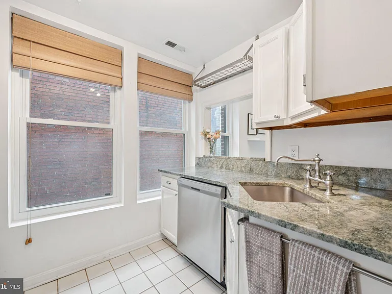 1812 Vernon St NW #34 — Photo 12