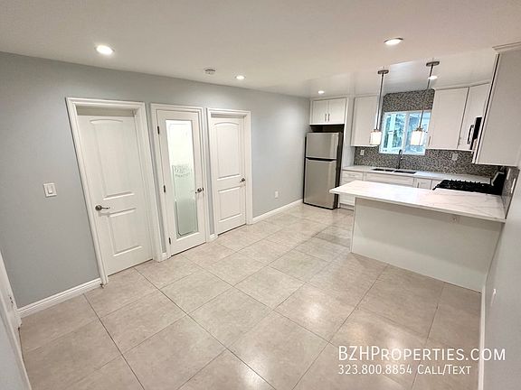 2nd image of 3100 1/2 Bellevue Ave #101