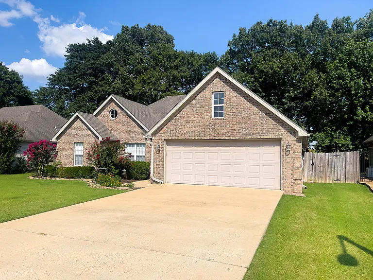 5320 Deerfield Dr — Photo 2
