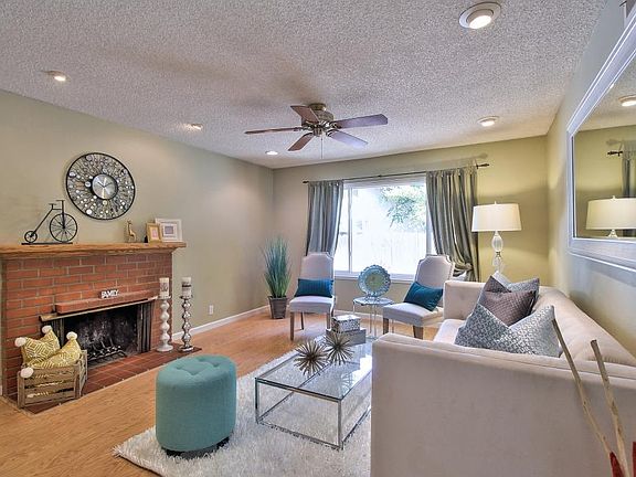 4th image of 326 Endmoor Ct
