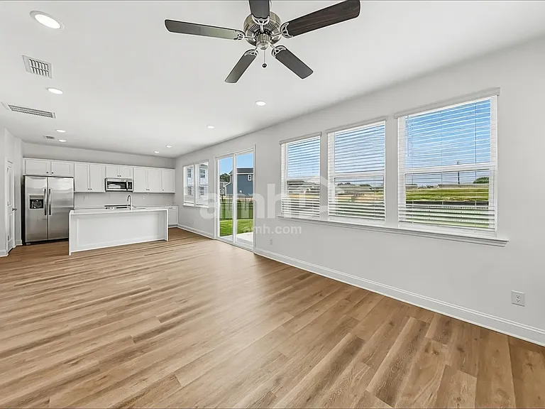 4052 Williams Rd — Photo 5