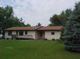 275 240th Pl, Pella, IA 50219