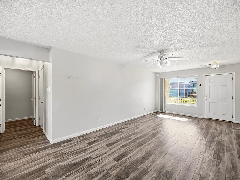 4859 Joplin Ct — Photo 5