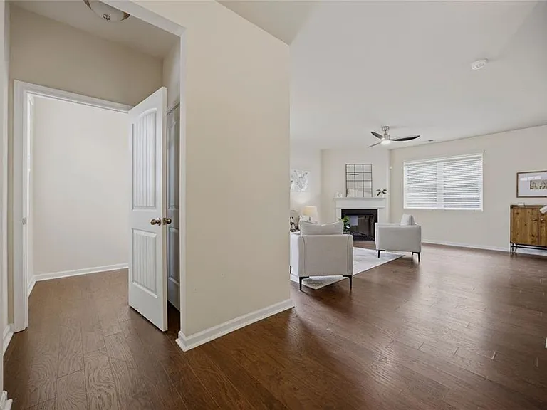 3110 Boxwood Xing — Photo 21