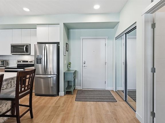 5th image of 4830 Cedar Ridge Pl #420
