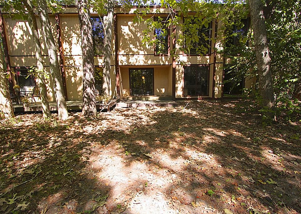 1st image of 931 Shady Oak Ln