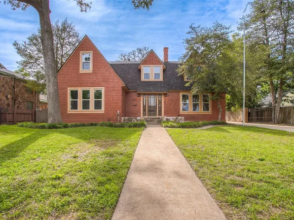 2010 Avenue N 1/2, Huntsville, TX 77340