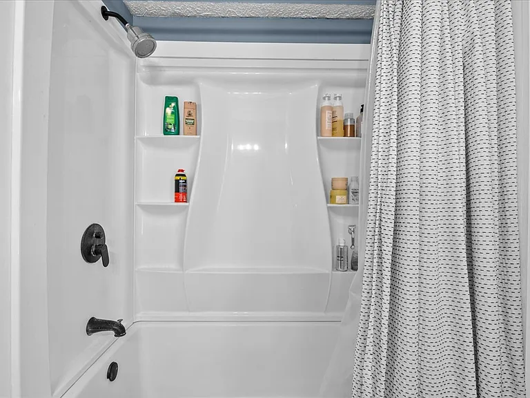 515 Hope St — Photo 15