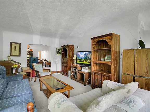 4th image of 23119 Central Park Ave