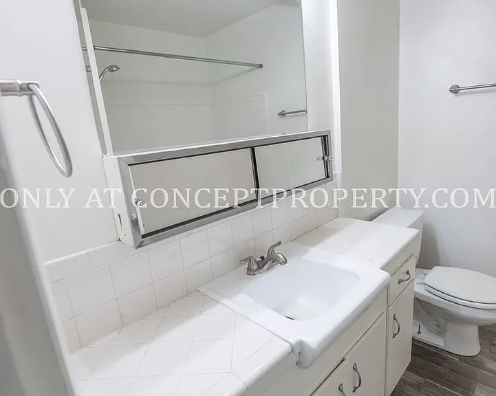 425 E 3rd Ave — Photo 91