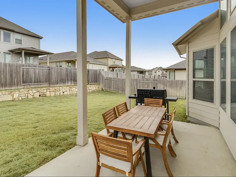 Birkshire Dr — Photo 18