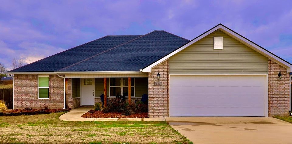1st image of 133 Youngblood Pl