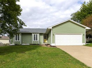 4130 W Rusholme St, Davenport, IA 52804