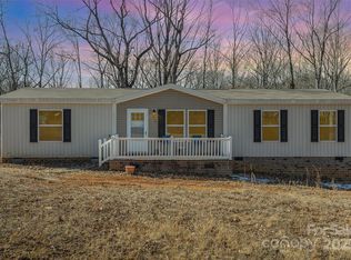 616 Lhasa Apso Ln, Iron Station, NC 28080