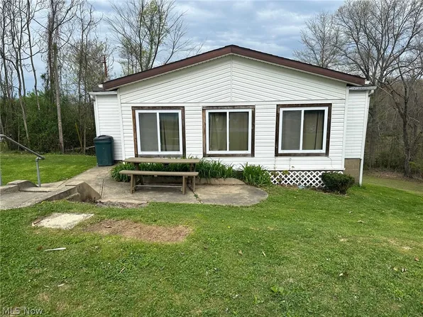 57665 Pelican Ln, Senecaville, OH 43780