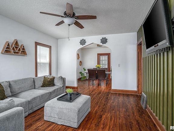 3rd image of 3022 Fair Ave