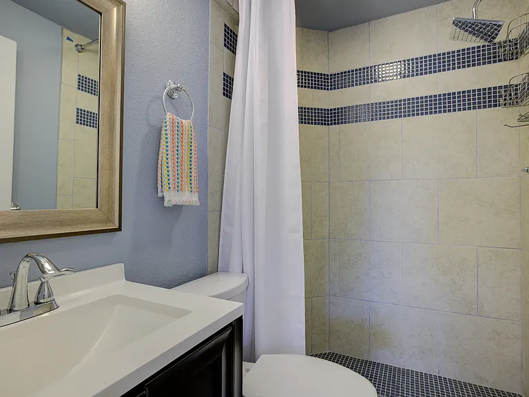 309 Teal Cres #B — Photo 7