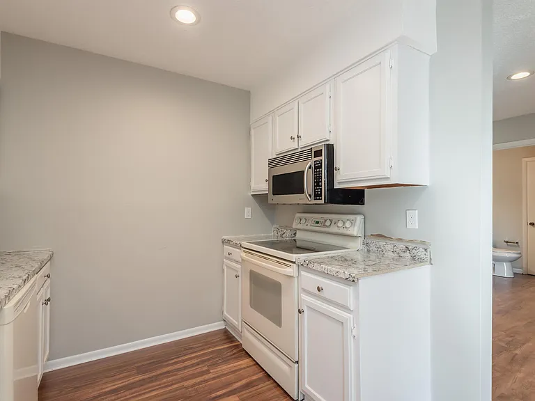 502 Cedartop Ln #B — Photo 10