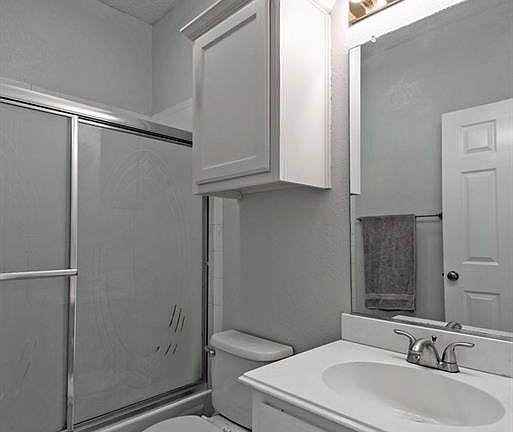 4th image of 1613 Clearmeadow Dr