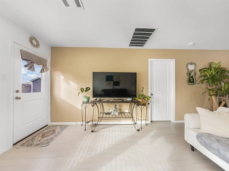373 Cowpoke Dr — Photo 12