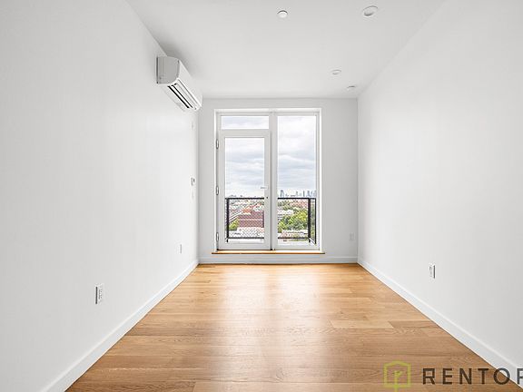 3rd image of 1875 Atlantic Ave APT 9B