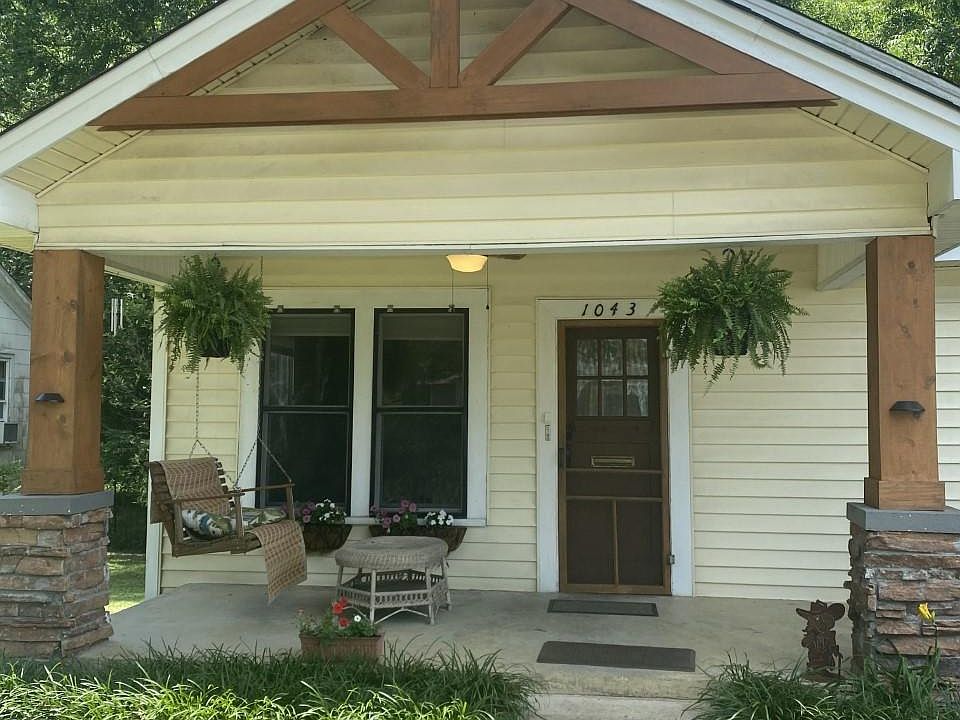 1043 Blair St, Tupelo, MS 38804 Zillow