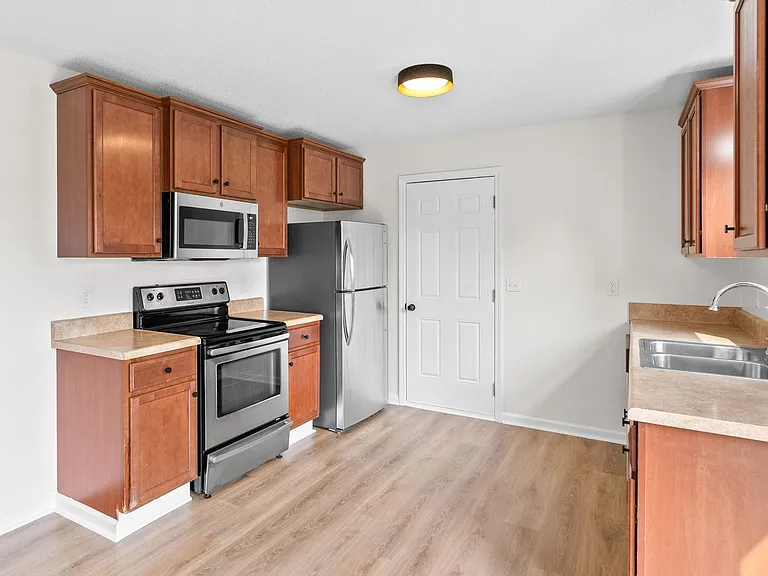 227 Short St — Photo 10
