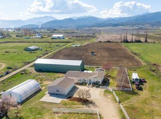 155 S Stage Rd, Medford, OR 97501